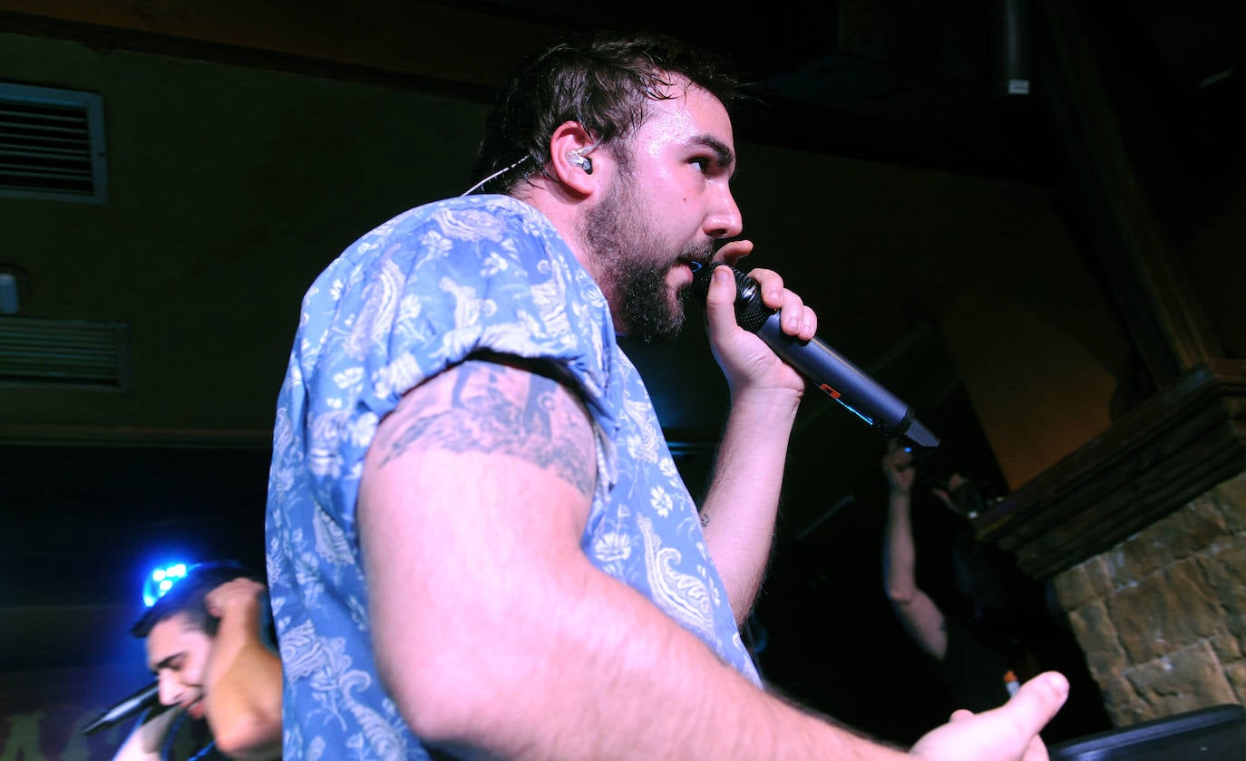 Actuación del grupo Sons of Aguirre en Valladolid. 