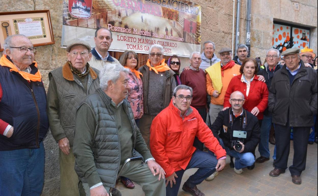 Componentes de la Peña y Porteros Mayores. 