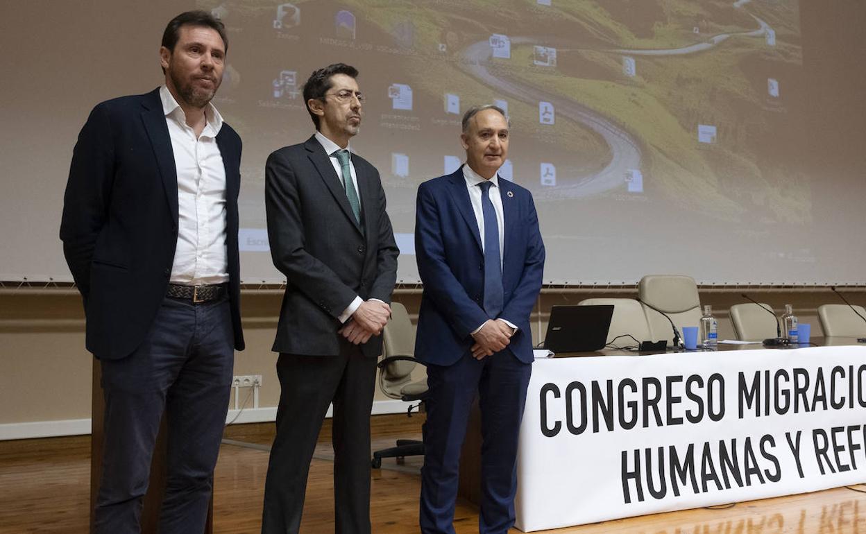 Inauguración del Congrseso sobre Refugio y Migraciones Humanas, en la Universidad. 