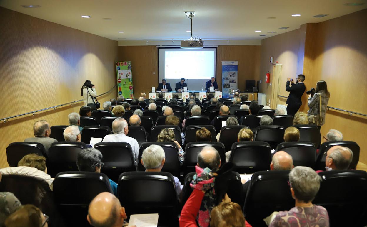 Inicio de la jornada sobre seguridad vial para mayores. 