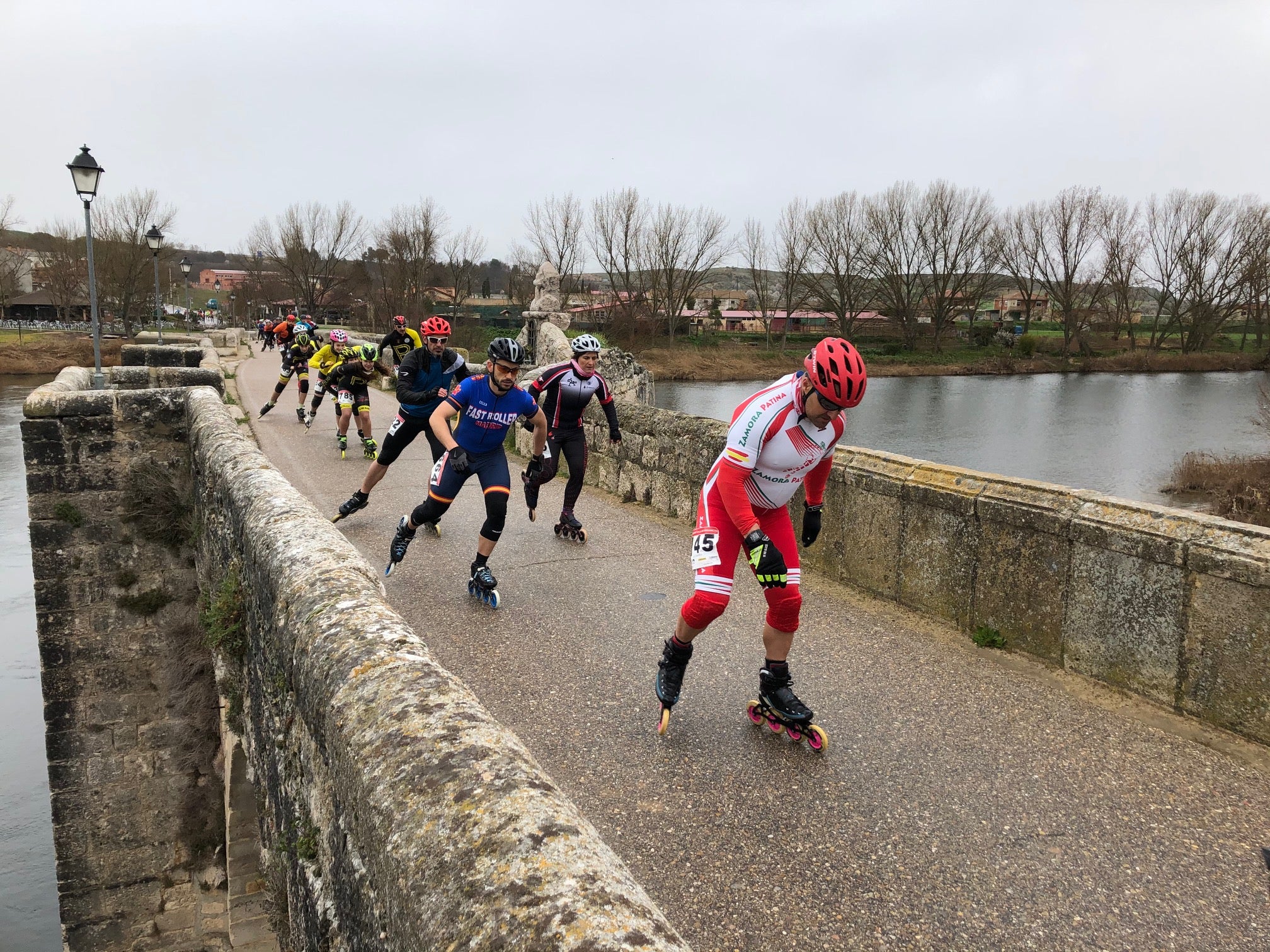 Fotos: Las imágenes de los patinadores de la carrera de Simancas