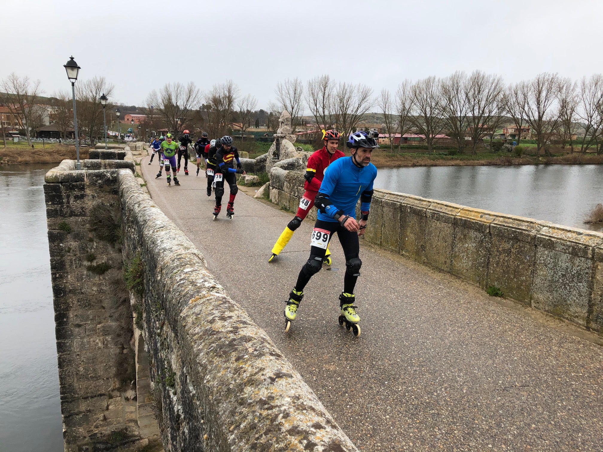 Fotos: Las imágenes de los patinadores de la carrera de Simancas