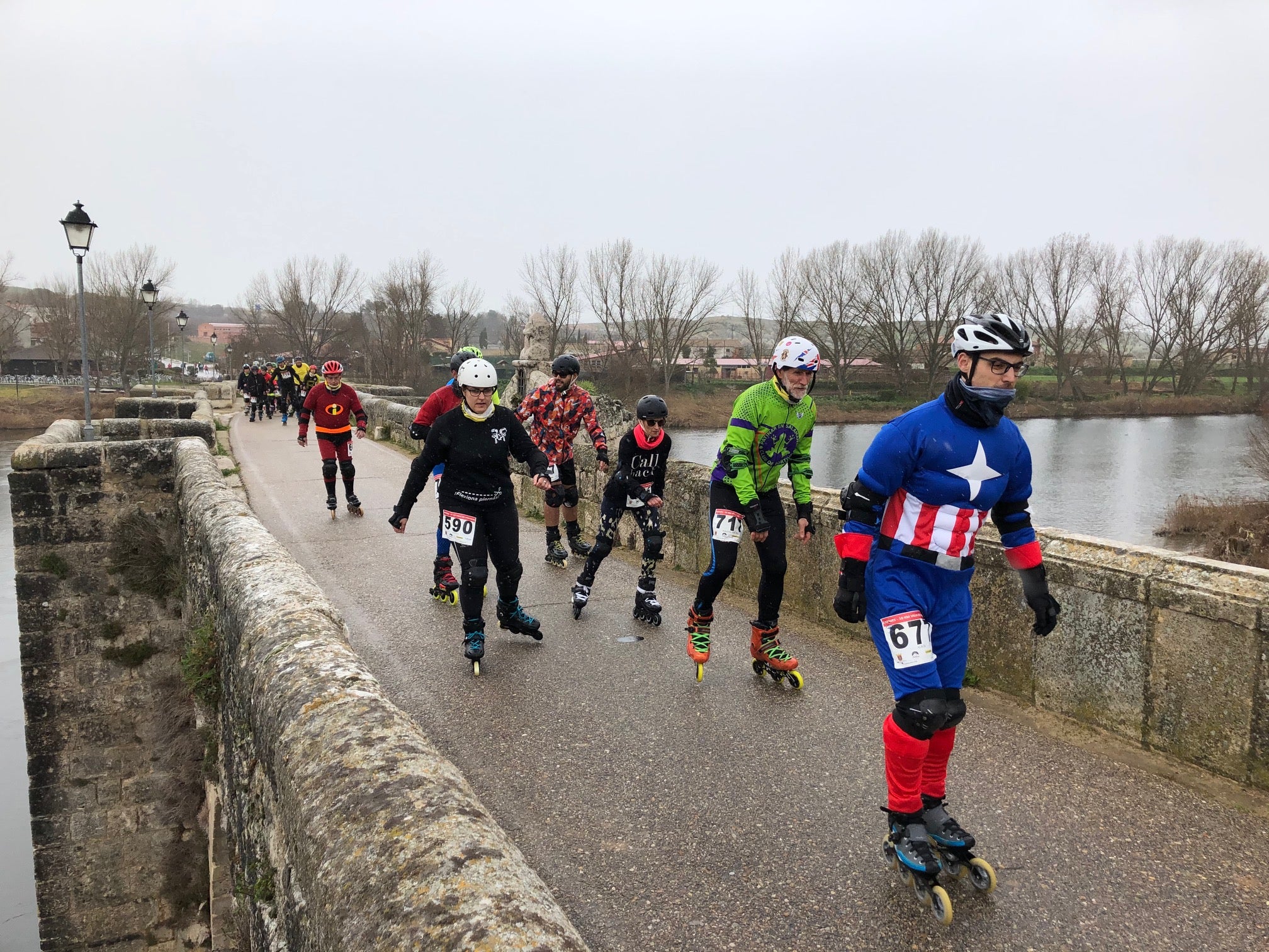 Fotos: Las imágenes de los patinadores de la carrera de Simancas