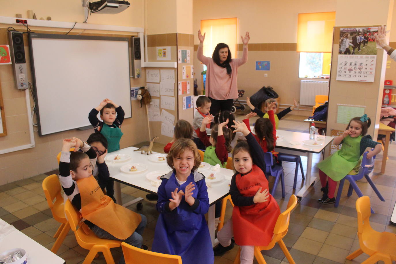 Los niños aprendieron a crear ratones de queso.