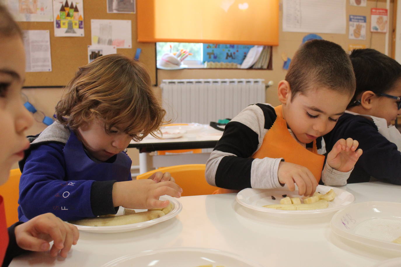 Los niños aprendieron a crear ratones de queso.