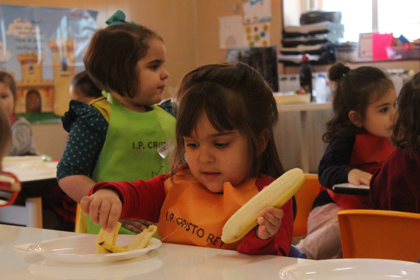 Los niños aprendieron a crear ratones de queso.