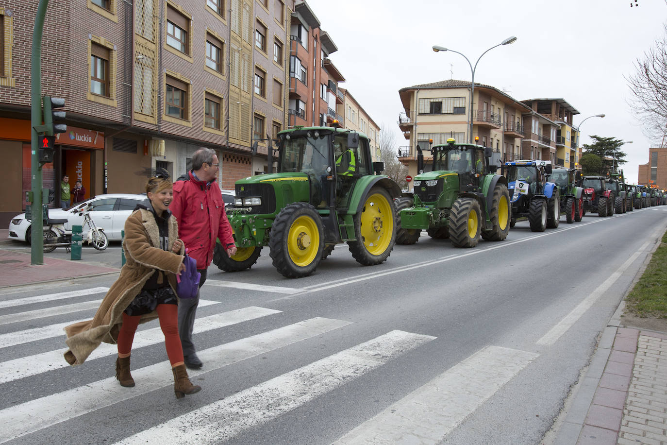 Tractorada de protesta, organizada por UPA y UCCL, en Arévalo (Ávila) para exigir precios justos.