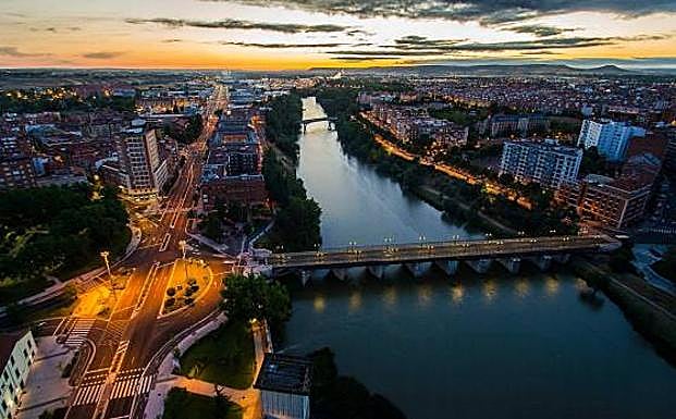 Vista aérea del Puente Mayor de Valladolid.