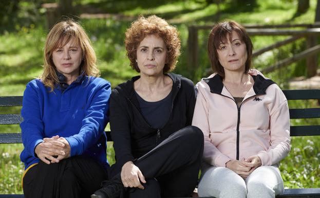 Emma Suárez, Adriana Ozores y Nathalie Poza, tres amigas que caminan juntas una vez por semana.