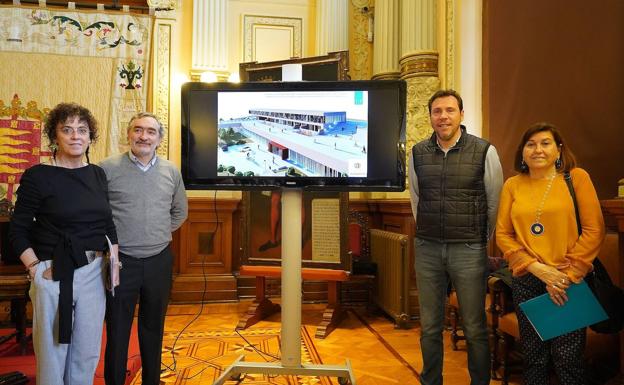 La presentación de ambas construcciones ayer, en el Ayuntamiento de Valladolid.