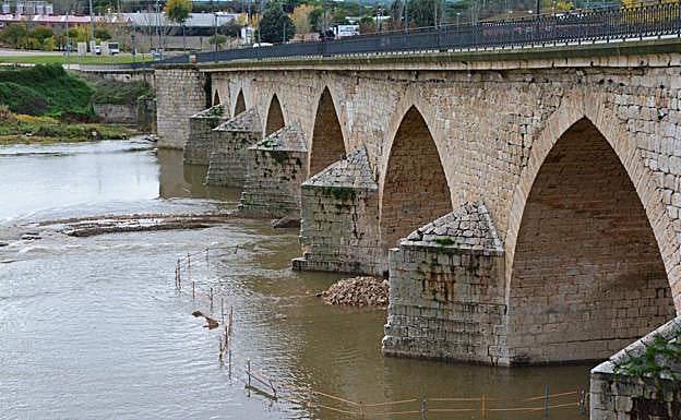 El río Duero, a su paso por Tordesillas.