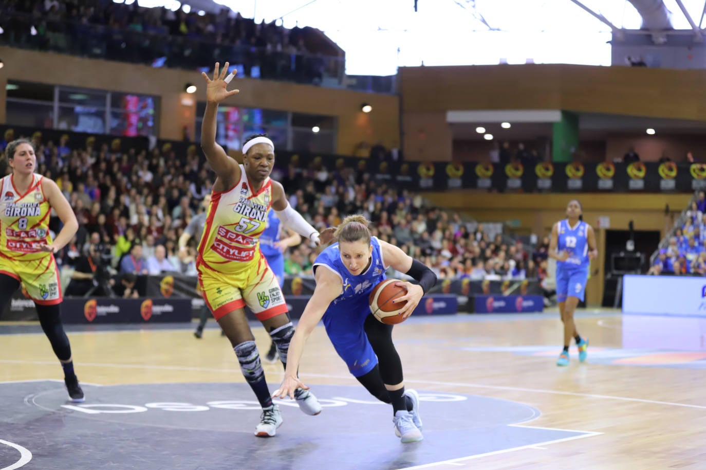 Fotos: El CB Avenida reina en su Copa y hace historia ante Girona con su noveno título (76-58)