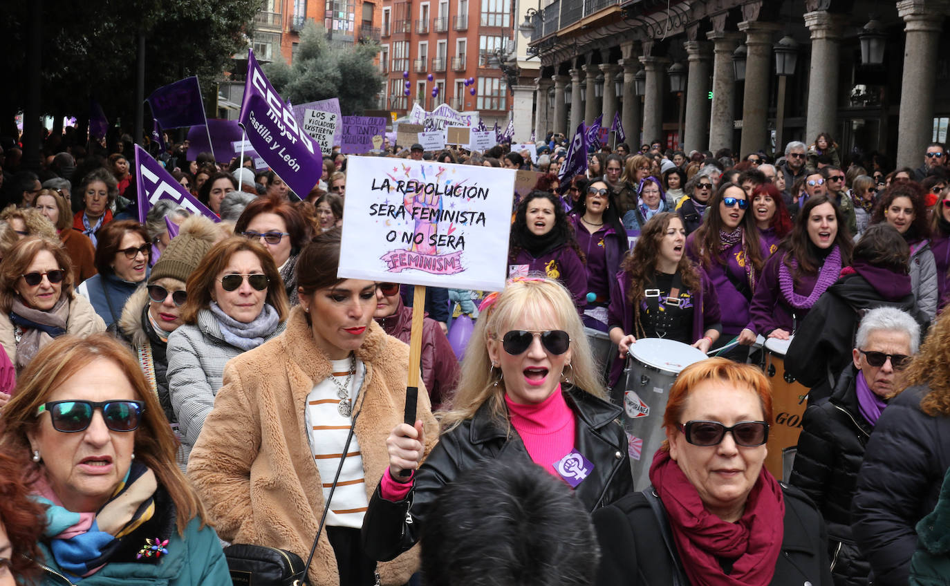 Miles de personas salen a la calle en Valladolid para reclamar la igualdad real de las mujeres.