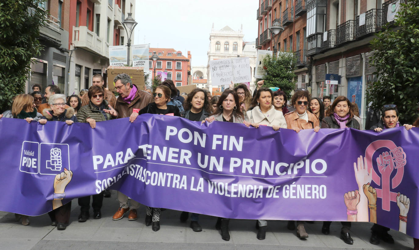 Miles de personas salen a la calle en Valladolid para reclamar la igualdad real de las mujeres.