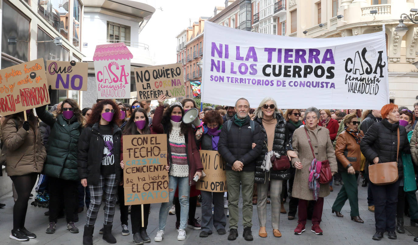 Miles de personas salen a la calle en Valladolid para reclamar la igualdad real de las mujeres.