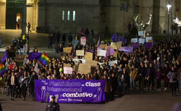 Manifestación nocturna con motivo del 8-M en Valladolid