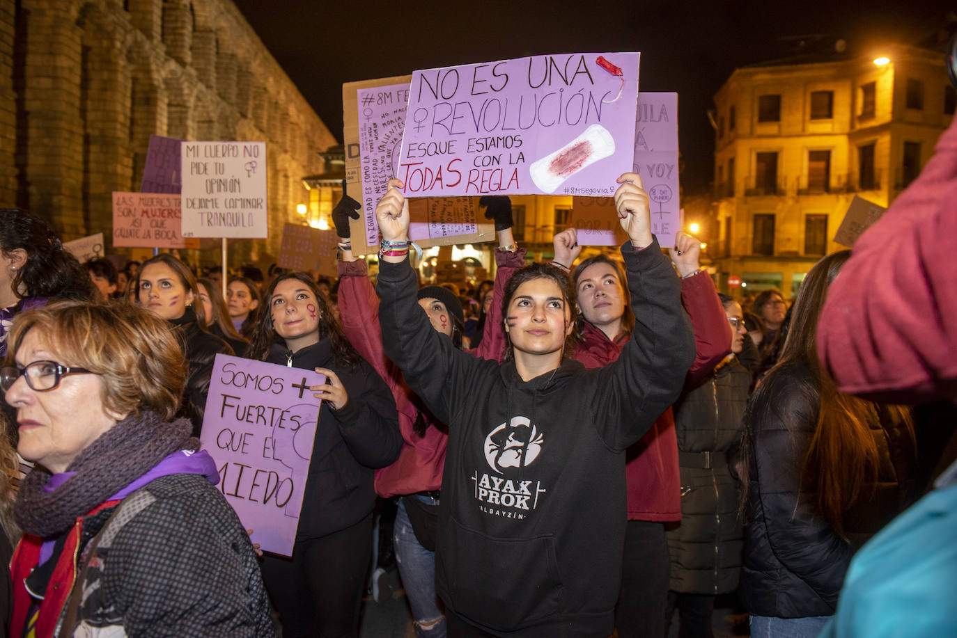 Lectura del manifiesto desde la terraza de Santa Columba, al finalizar la manifestación. 