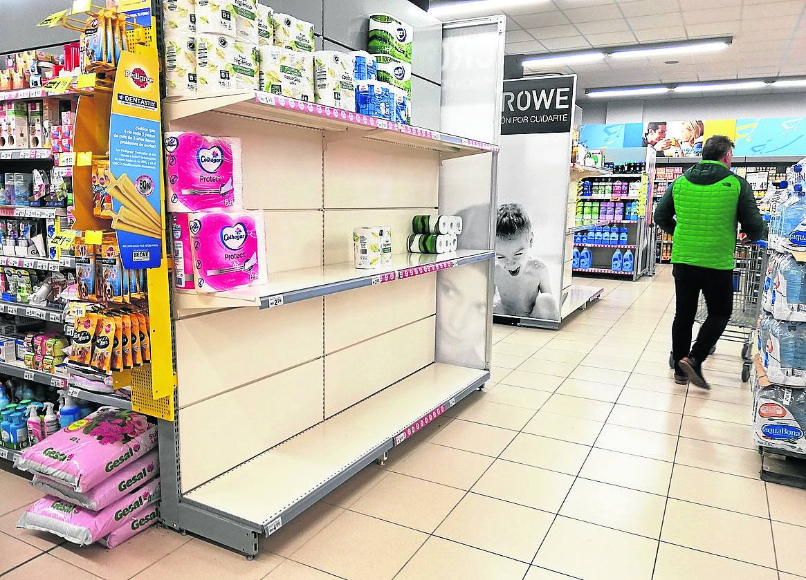 Segovia: La alarma dispara la compra de alimentos y desinfectantes en los supermercados segovianos