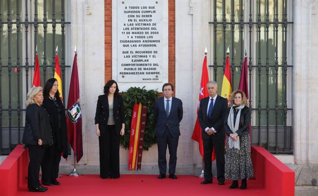 Homenaje a las víctimas del 11-M en el Ayuntamiento de Madrid, este miércoles.