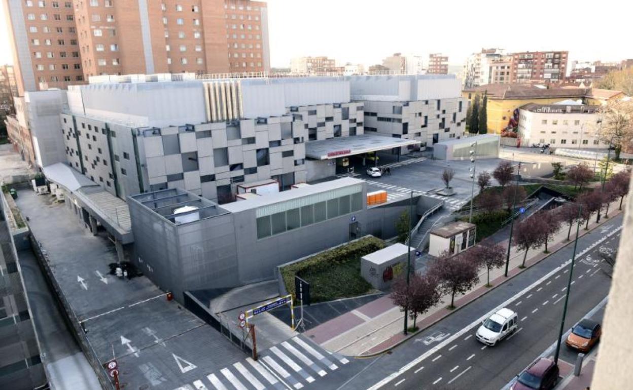 Vista general del Hospital Clínico Universitario de Valladolid, este viernes por la tarde