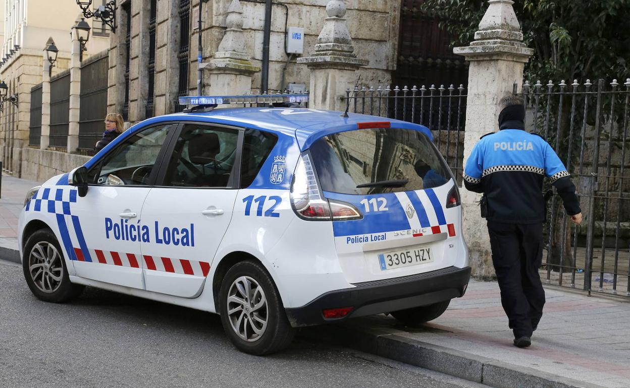 Una agente de la Policía Local.