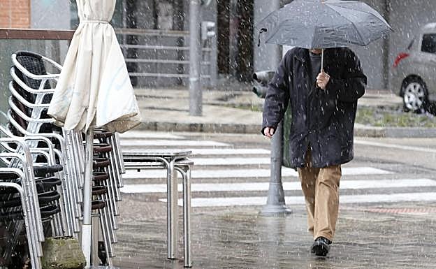 Los copos caen en Valladolid. 