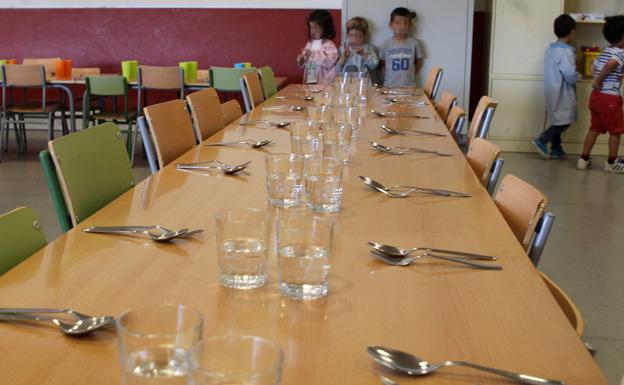 El Ayuntamiento de Valladolid contacta con familias vulnerables de más de 300 niños para llevarles comida a casa
