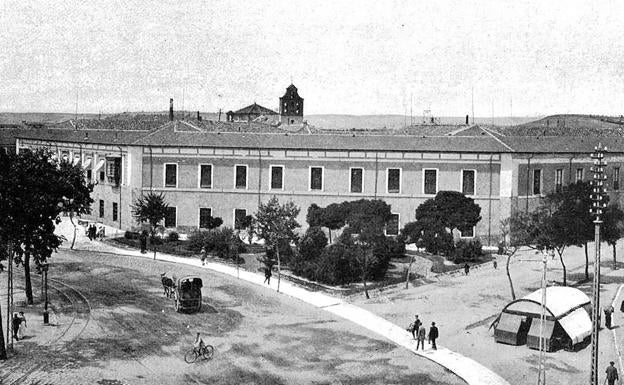 La Academia de Caballeria de Valladolid, el famoso 'octogono', a principios del siglo XX.