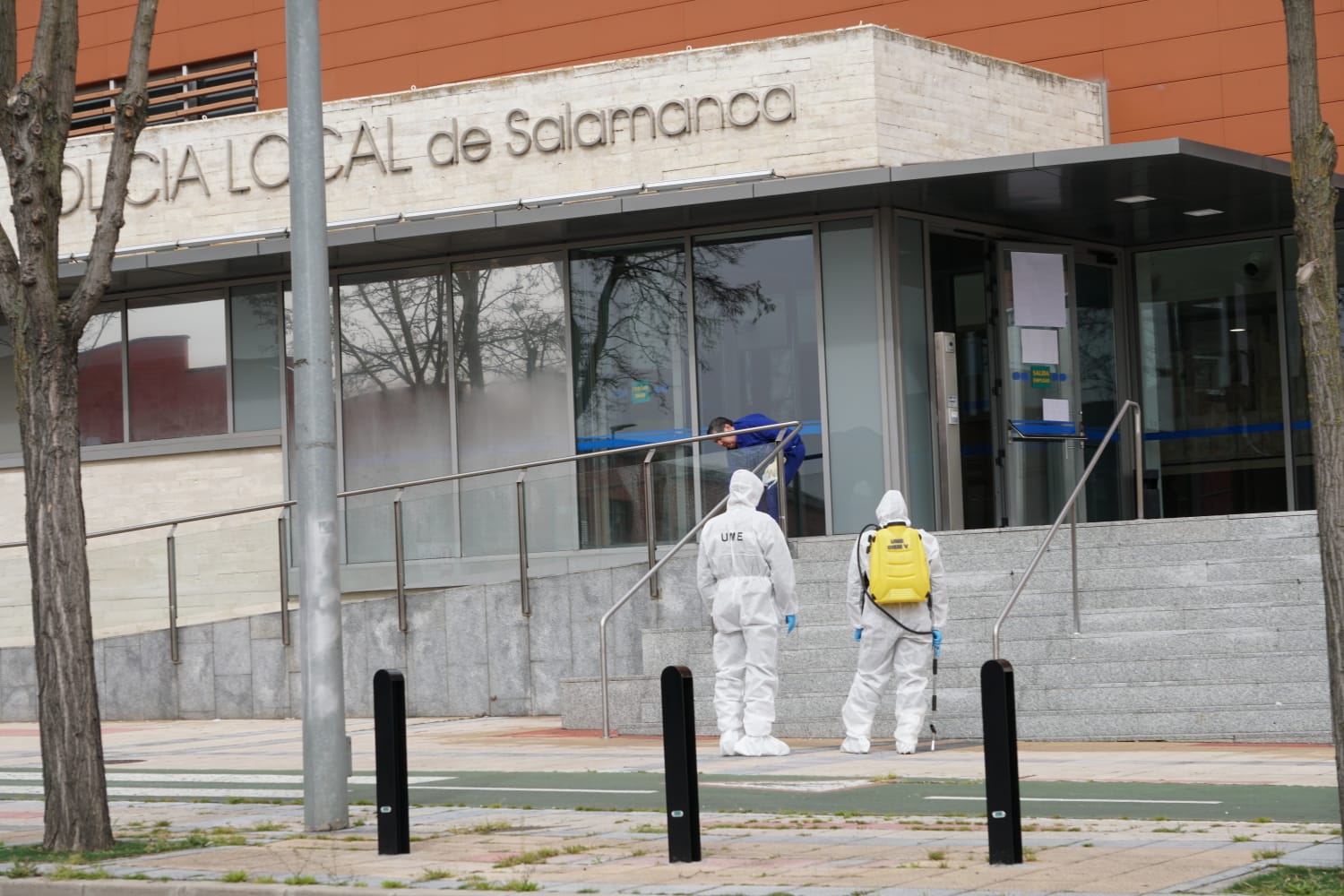 Fotos: La UME desinfecta las calles de Salamanca