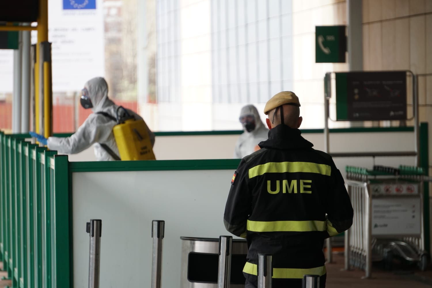 Fotos: La UME desinfecta las calles de Salamanca