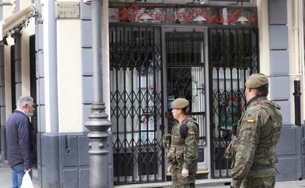 21 militares patrullan las calles de Palencia para que los vecinos solo salgan de casa con justificación