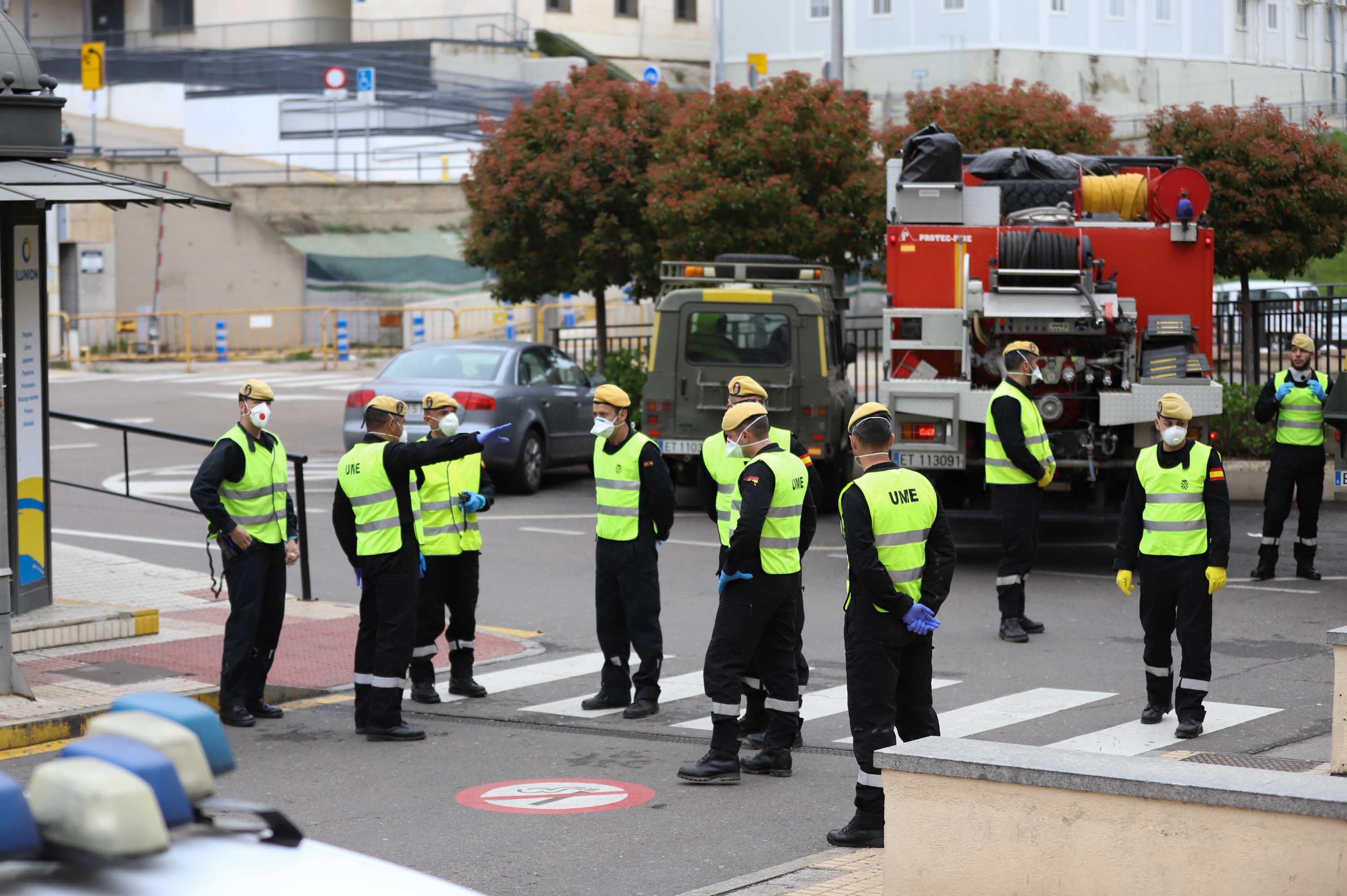Intervención de la UME en el complejo hospitalario de Salamanca.