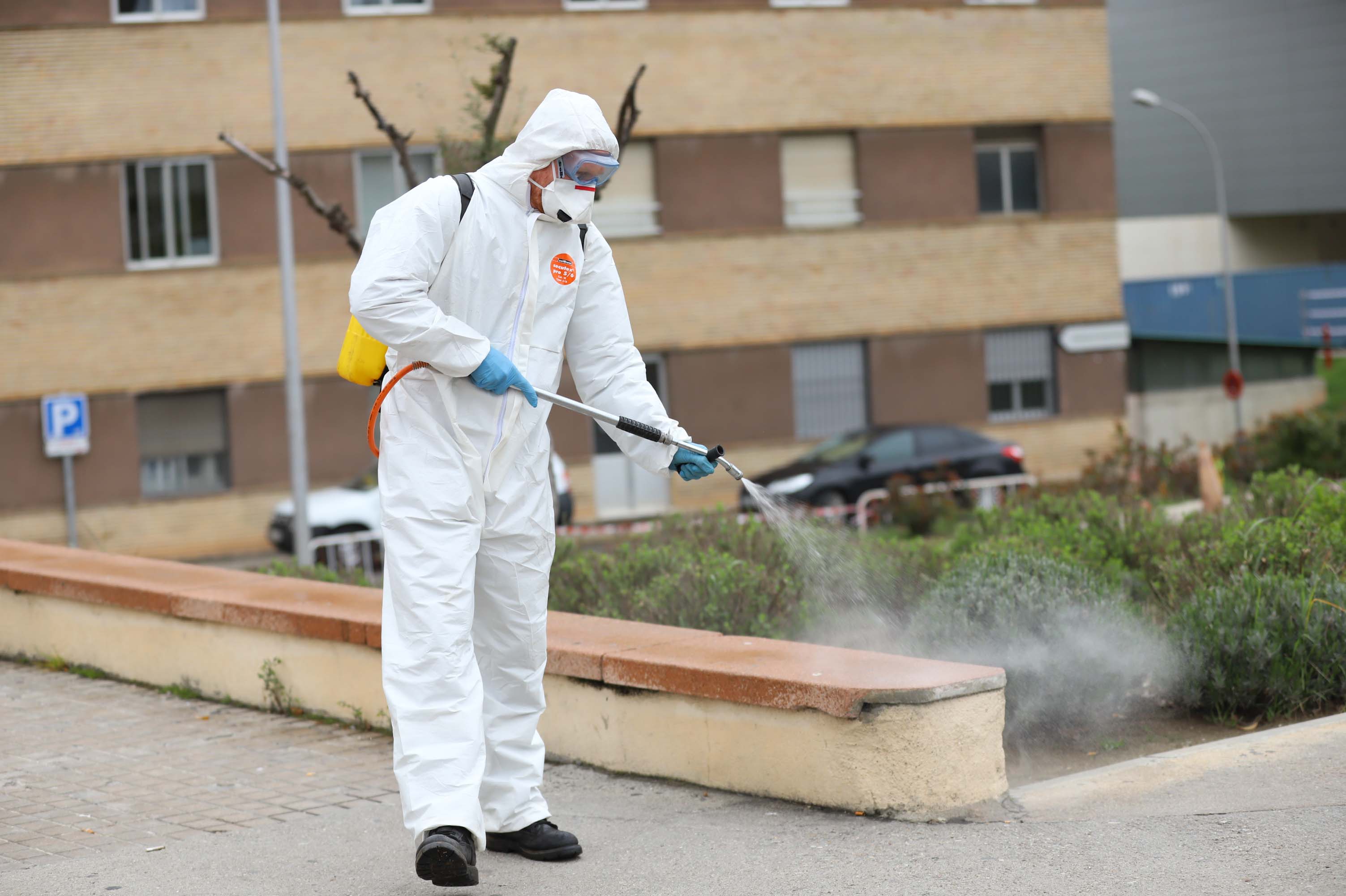 Intervención de la UME en el complejo hospitalario de Salamanca.