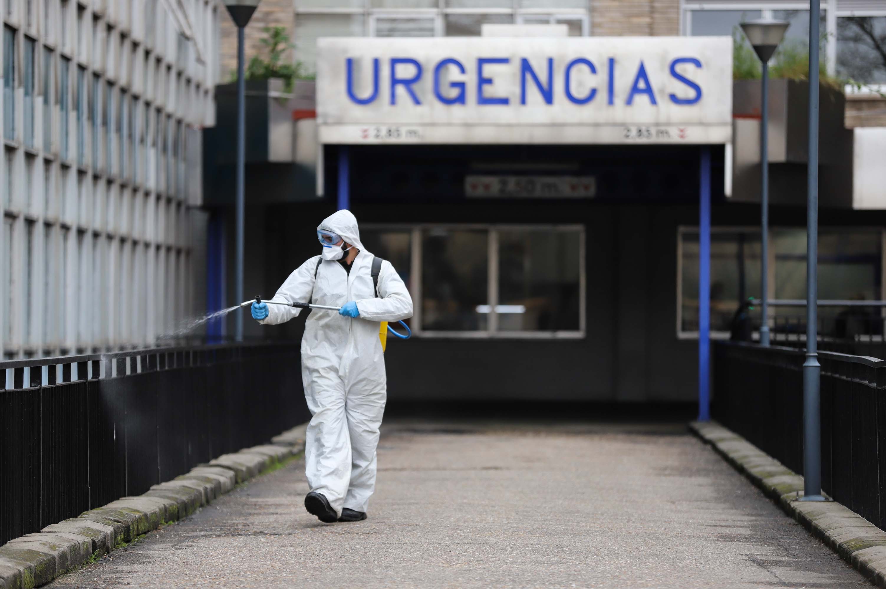 Intervención de la UME en el complejo hospitalario de Salamanca.