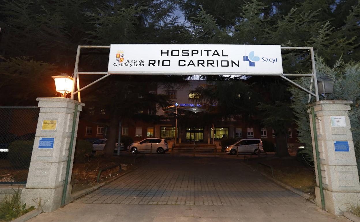 Una de las entradas al Hospital Río Carrión. 