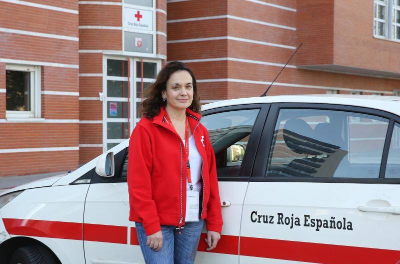 Eva Fernández: «El reto de Cruz Roja es intensificar el seguimiento telefónico a más de 35.000 personas»