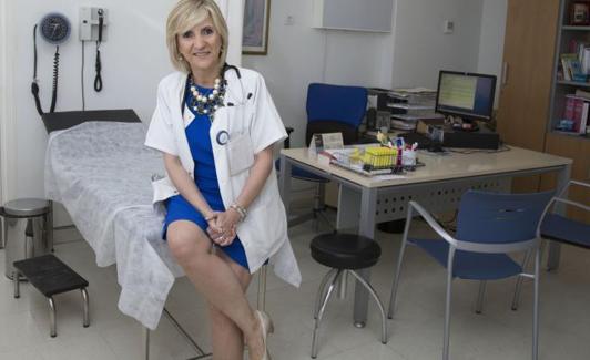 Verónica Casado, hace unos meses, en su consulta del Centro de Salud de Parquesol, en Valladolid.