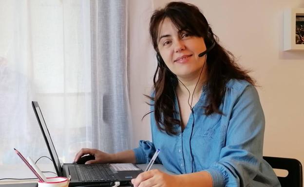 Yolanda Cacho, trabajadora del servicio de teleasistencia. 