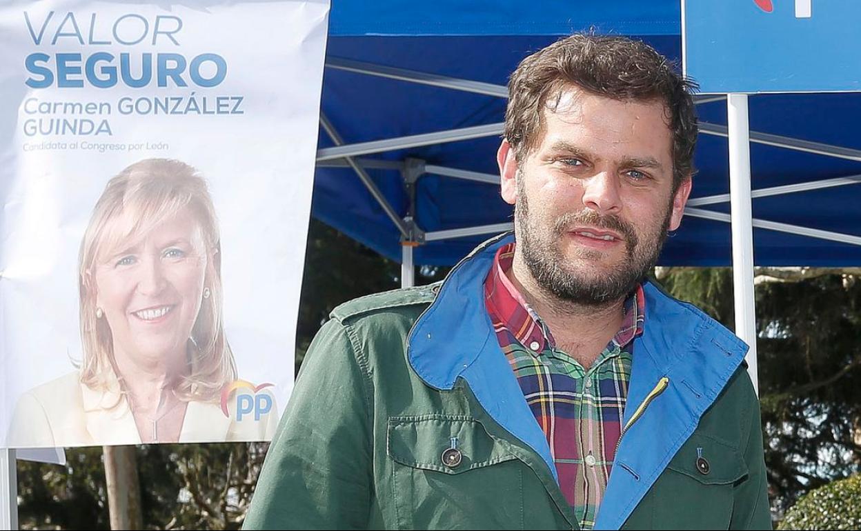 Javier Santiago Vélez, durante una campaña electoral del PP.