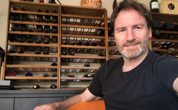 El exblanquivioleta Juan Carlos asume con normalidad su contagio: «Lo único que no llevo bien es no saborear una copa de vino» 
