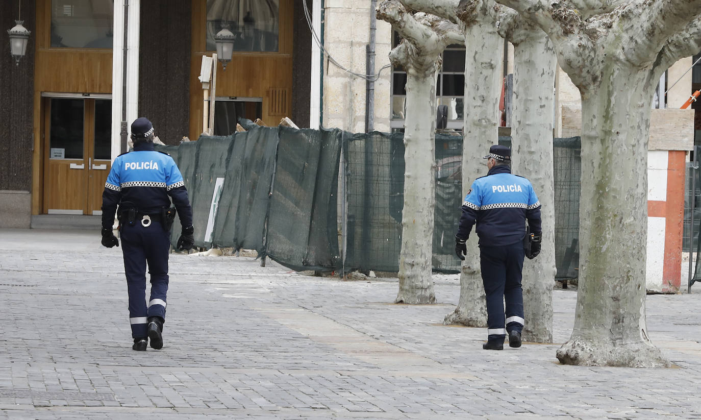 La Policía Local denuncia en Palencia a diez personas por salir a la calle sin justificación