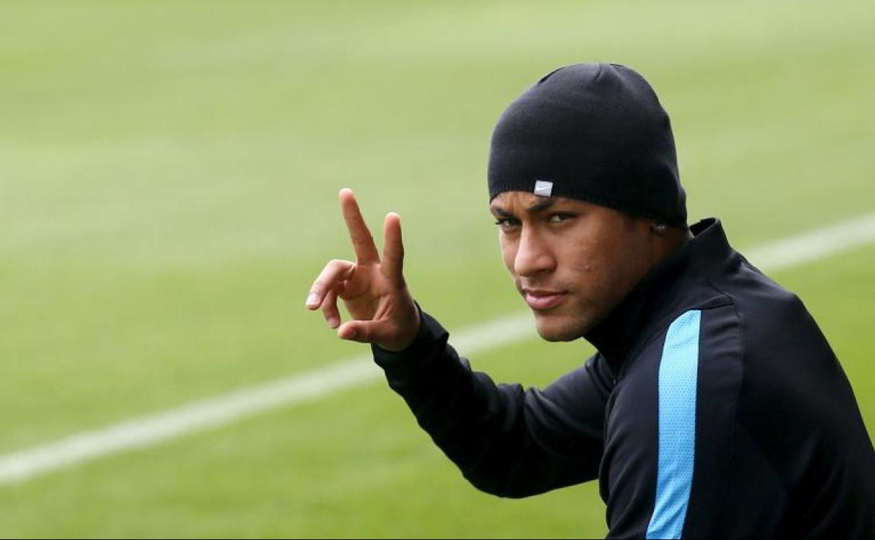 El delantero brasileño Neymar, durante un entrenamiento. 