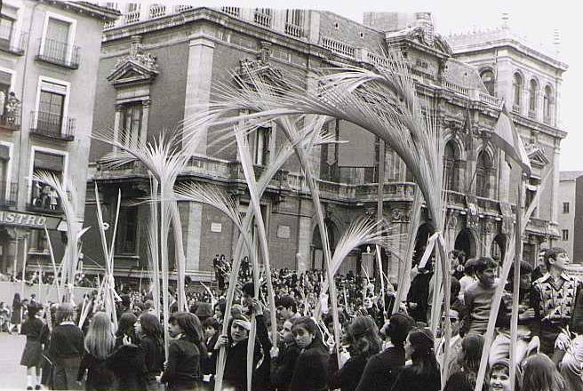 Procesión de la Borriquilla en Valladolid en la década de los setenta. 