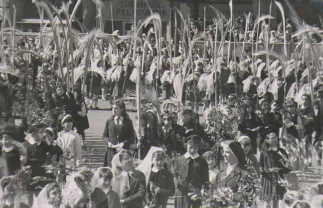 Procesión de la Borriquilla en Valladolid en la década de los setenta. 