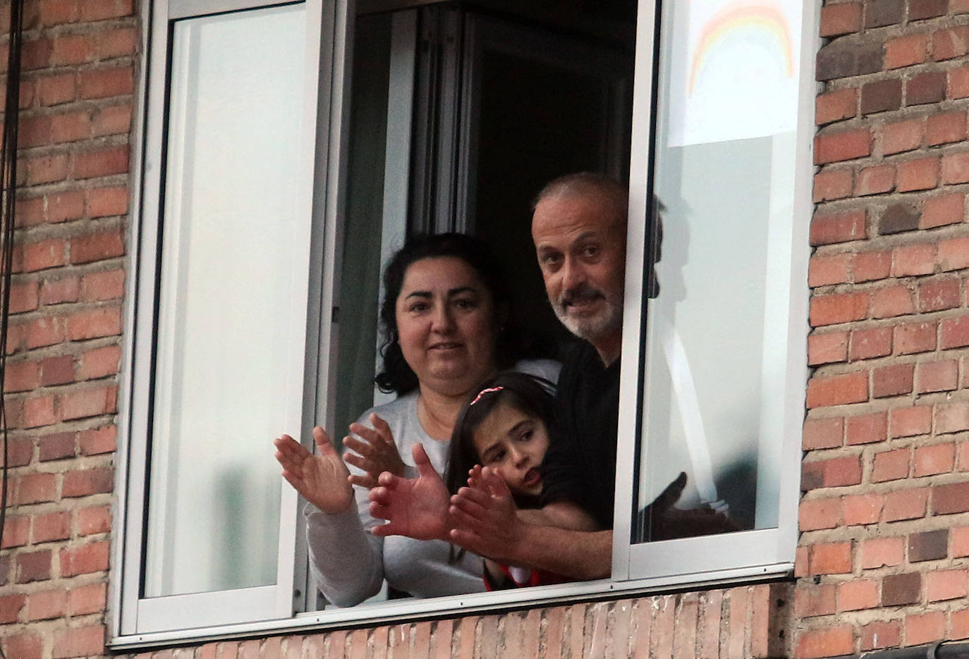 Los aplausos de las ocho, la cita ineludible del día. 