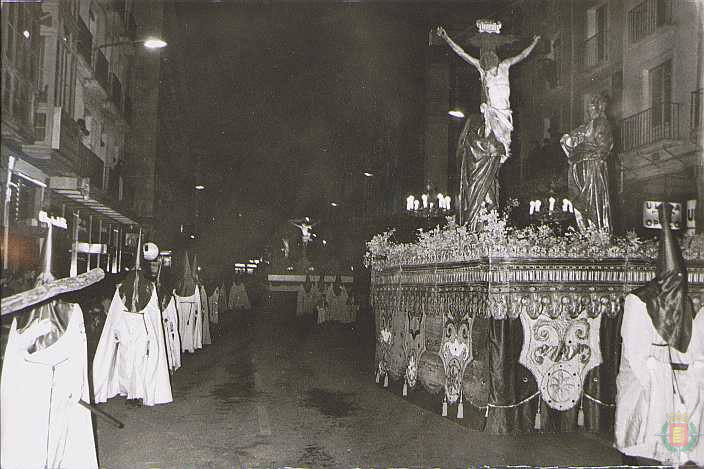 Cortejo de la Procesión General del Viernes Santo en los años 70 en Valladolid. 