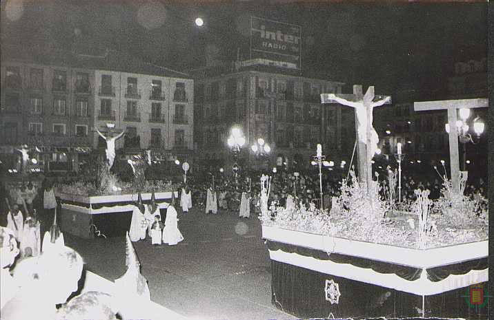 Cortejo de la Procesión General del Viernes Santo en los años 70 en Valladolid. 