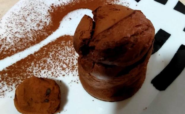 Imagen principal - Coronavirus: Recetario para la cuarentena: Coulant de chocolate sin gluten, apto para celíacos