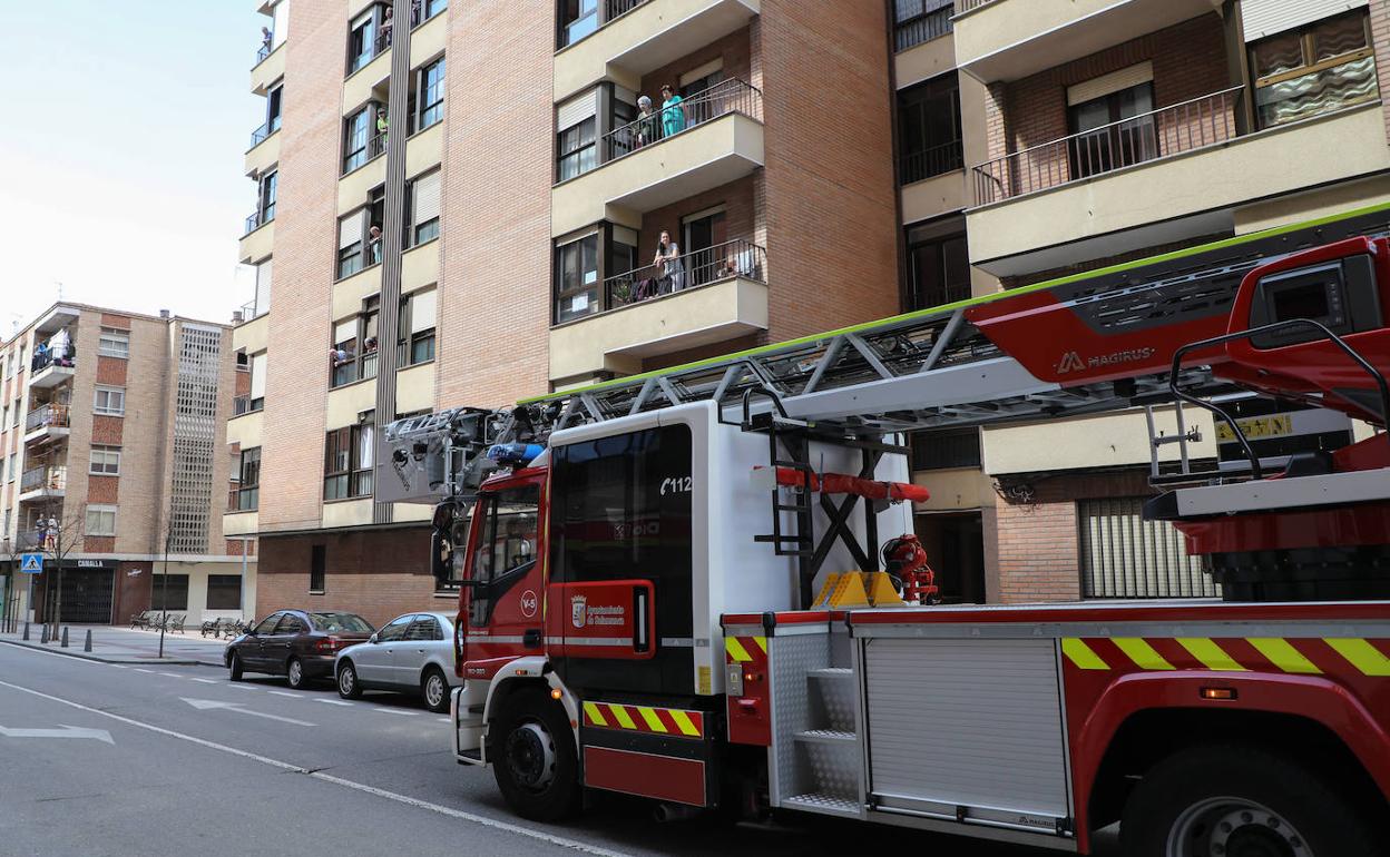 Coronavirus en Salamanca: los bomberos suman un tercer cañón de oxígeno para desinfectar edificios