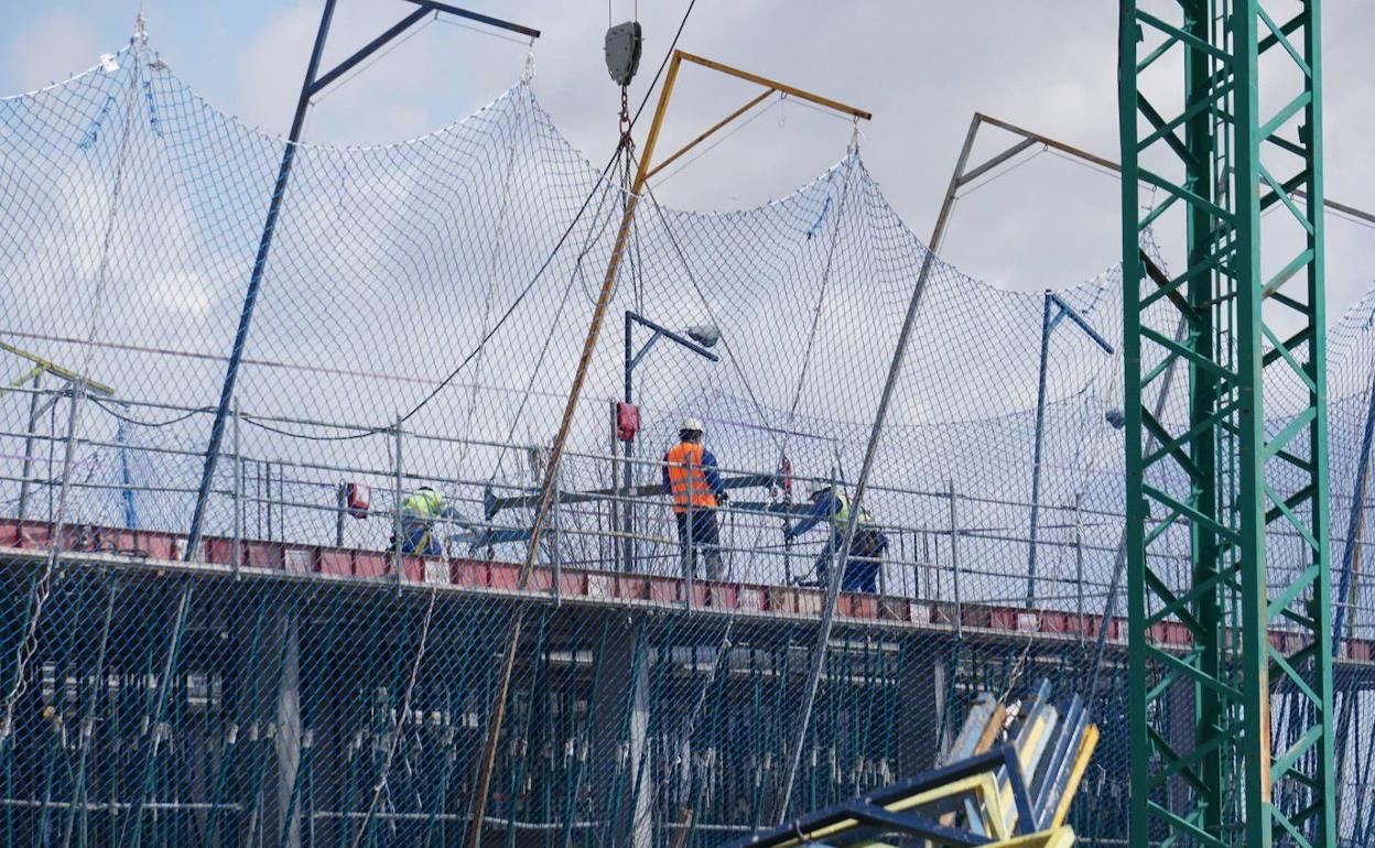 Trabajadores del sector de la construcción en una obra.